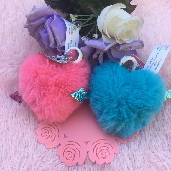 Kawaii Soft Pompom Heart Keychain Lot - Picture 1 of 3